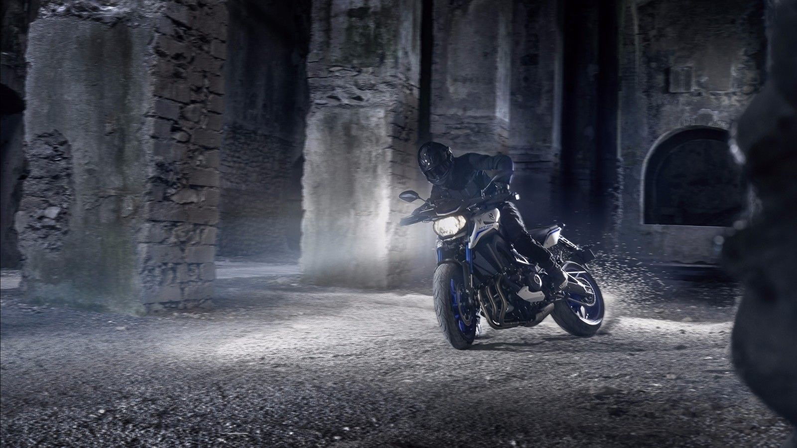 РњРѕС‚РѕС†РёРєР» Yamaha MT 09 Р’ РЅРѕС‡Рё